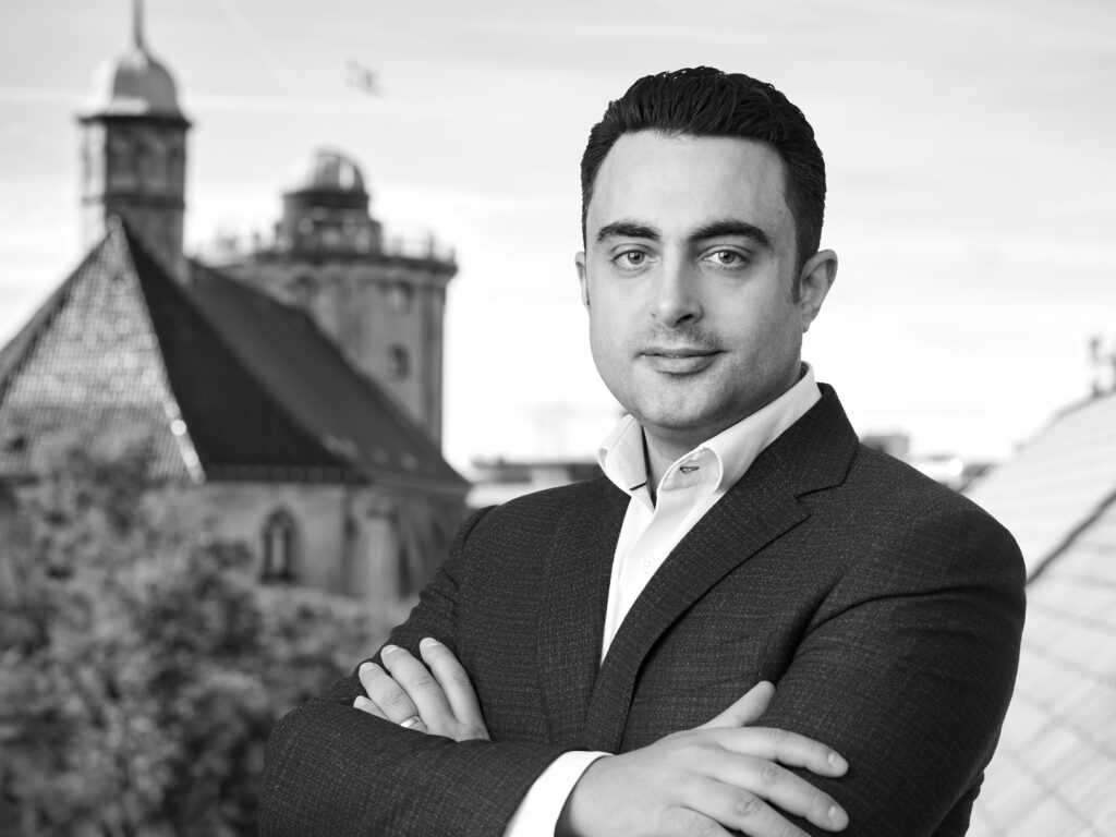 Adam Kamal_Sales employee